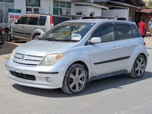 Toyota IST 2002 Silver