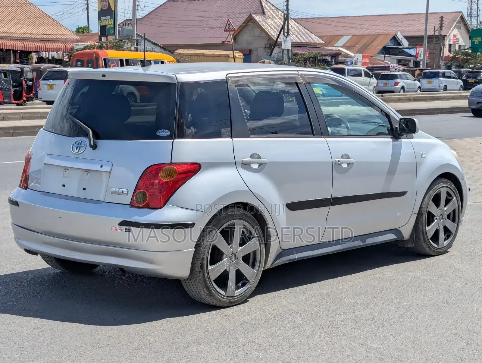 Toyota IST 2002 Silver