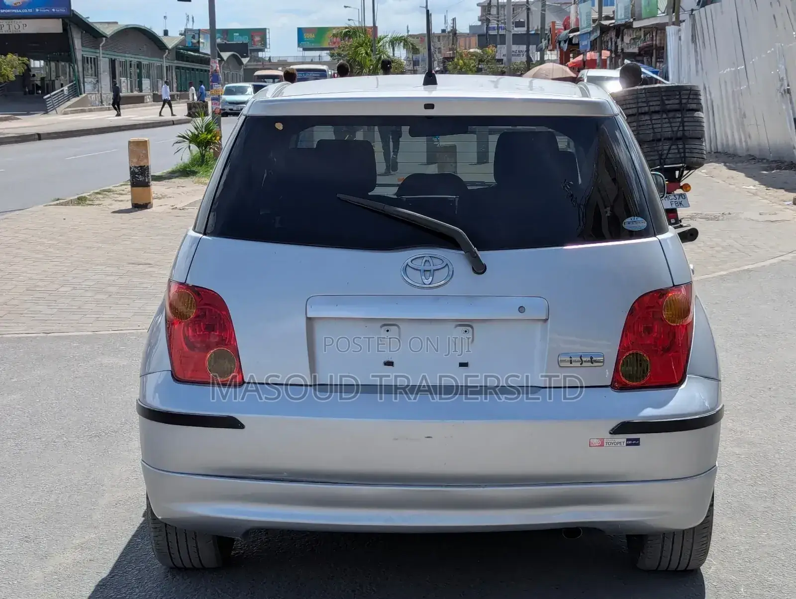Toyota IST 2002 Silver