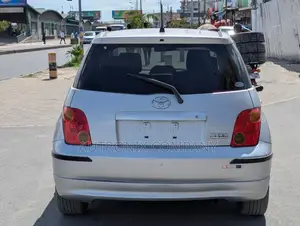 Toyota IST 2002 Silver