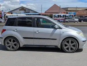 Toyota IST 2002 Silver