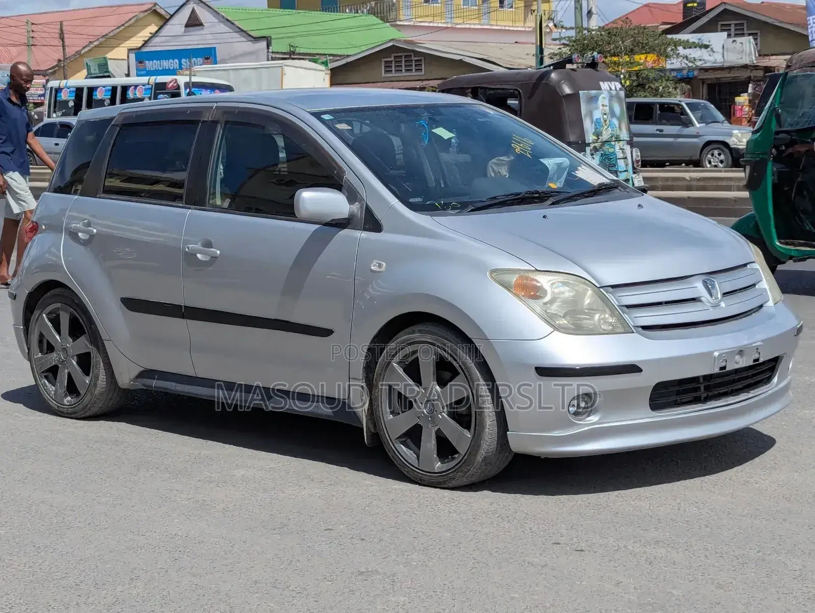Toyota IST 2002 Silver