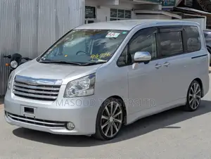 Toyota Noah 2009 Silver