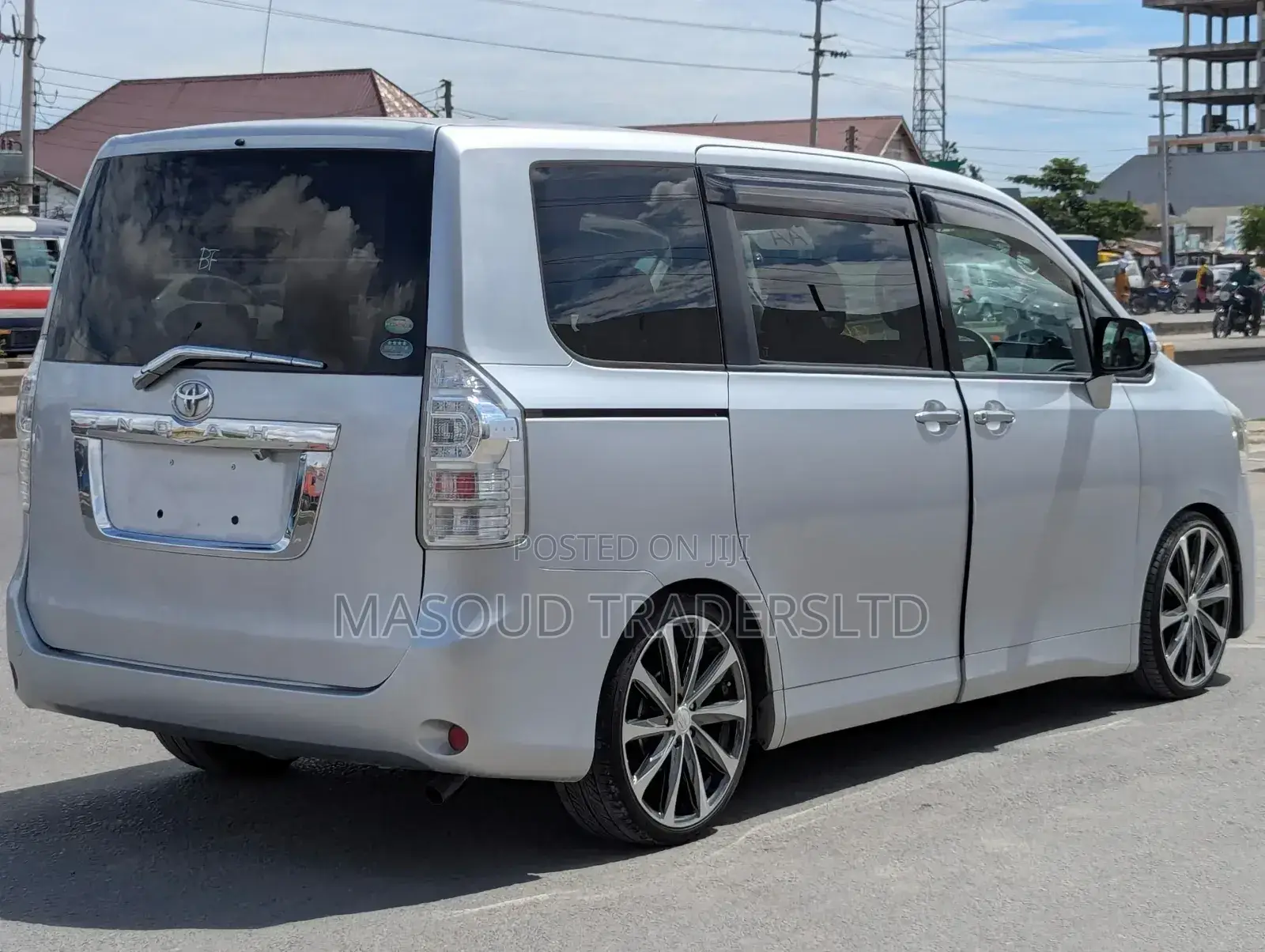 Toyota Noah 2009 Silver