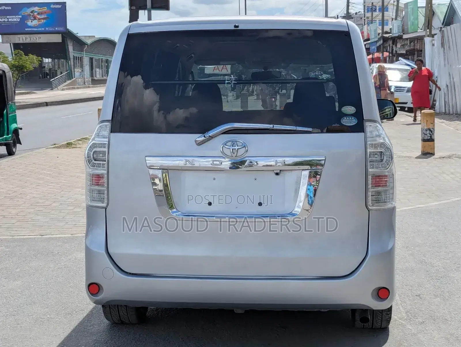 Toyota Noah 2009 Silver