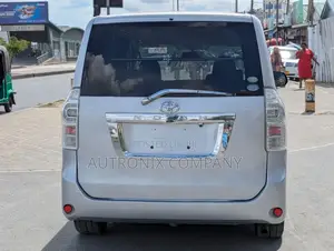 Toyota Noah 2009 Silver