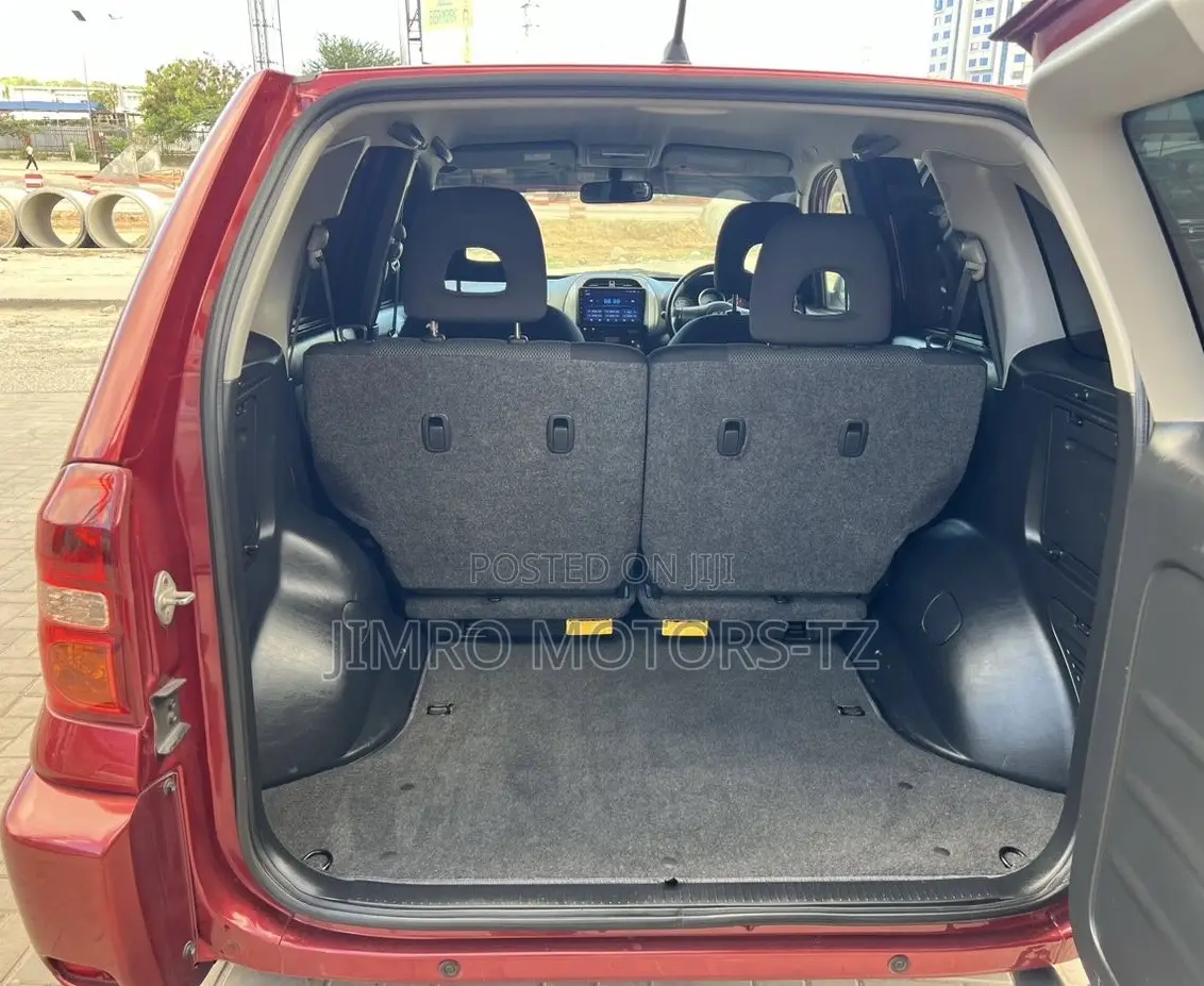 Toyota RAV4 2010 Red