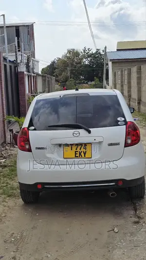 Mazda Verisa 2009 Pearl