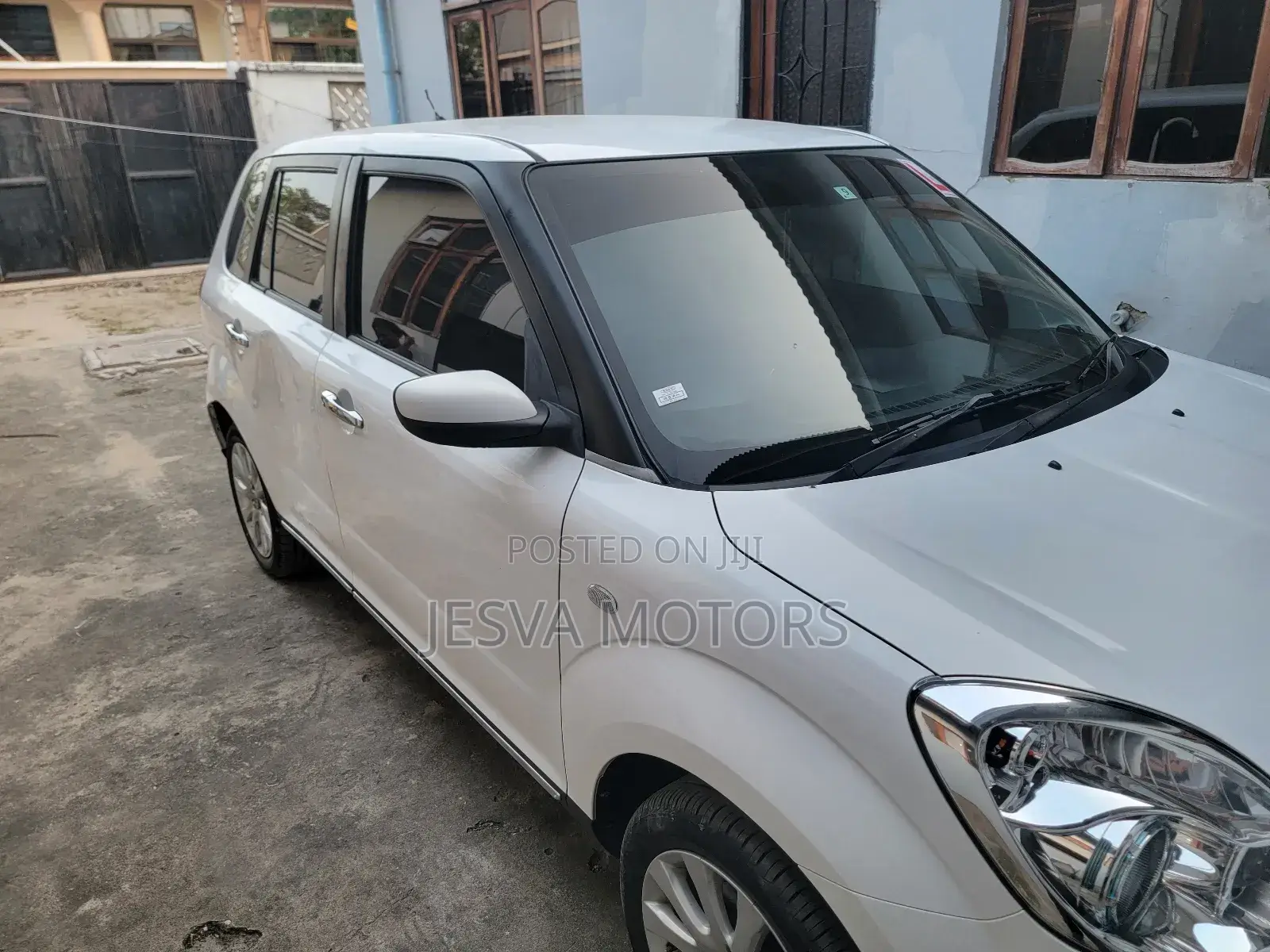 Mazda Verisa 2009 Pearl