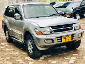 Mitsubishi Pajero 2004 Silver
