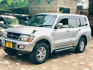 Mitsubishi Pajero 2004 Silver