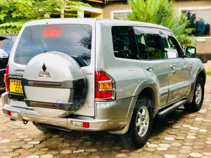 Mitsubishi Pajero 2004 Silver
