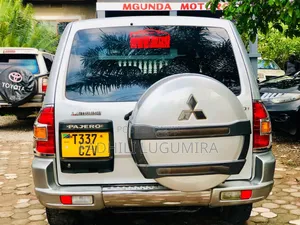 Mitsubishi Pajero 2004 Silver