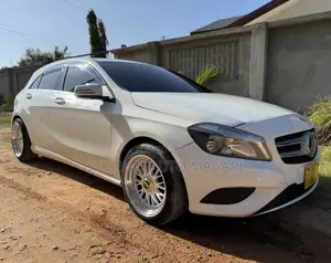 Mercedes-Benz A-Class 2014 Pearl