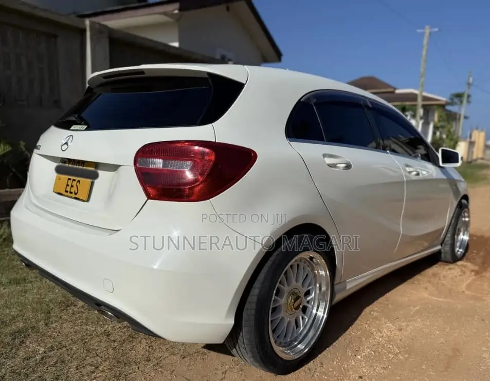 Mercedes-Benz A-Class 2014 Pearl