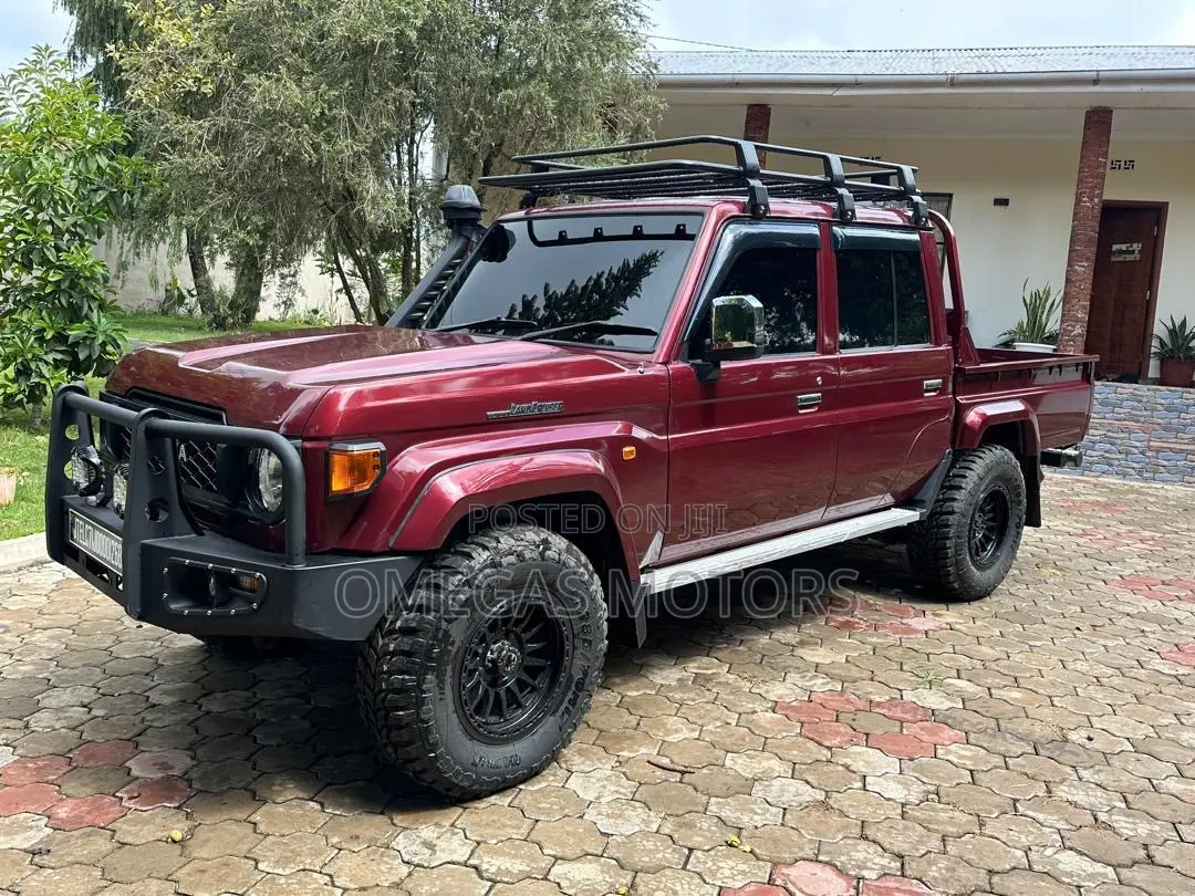 Toyota Land Cruiser 4.5 V8 VXR 2021 Maroon