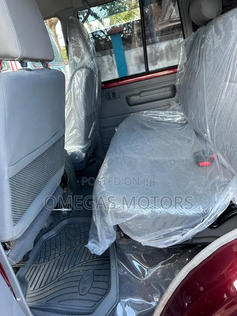 Toyota Land Cruiser 4.5 V8 VXR 2021 Maroon