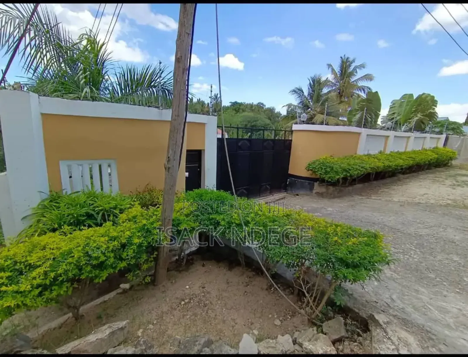 6bdrm House in Msuguli, Kimara for sale