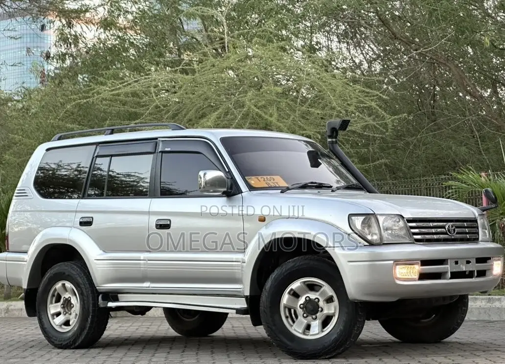 Toyota Land Cruiser Prado 2001 White