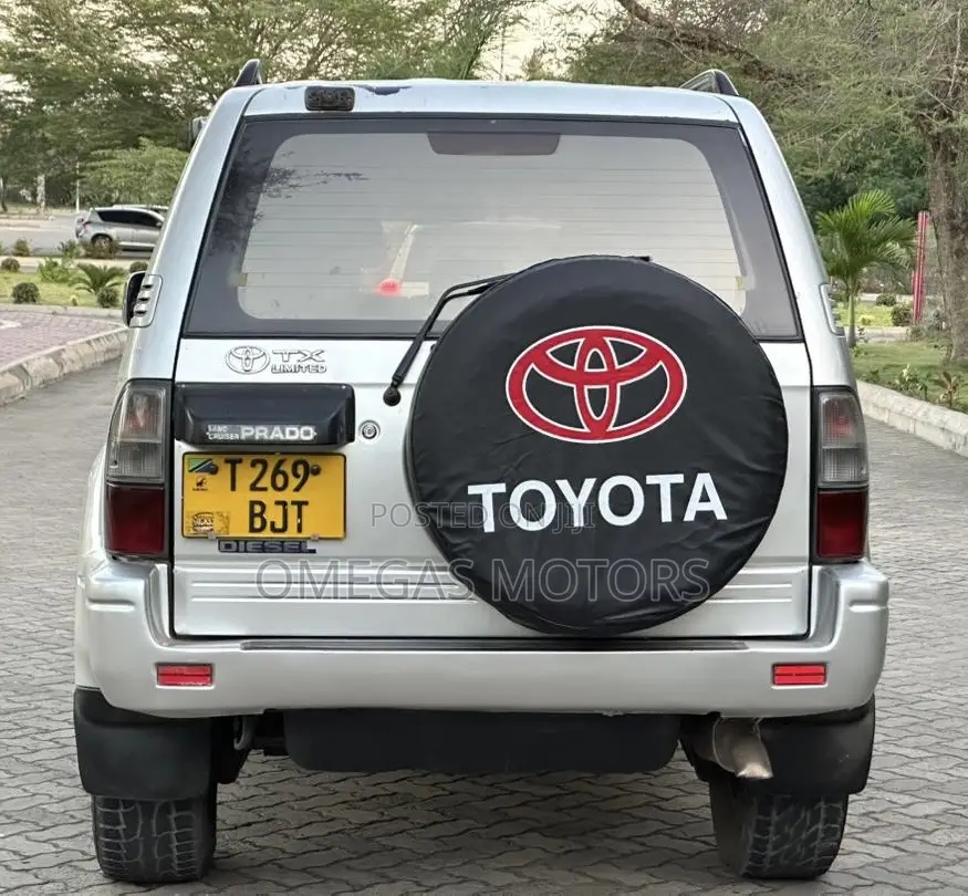 Toyota Land Cruiser Prado 2001 White