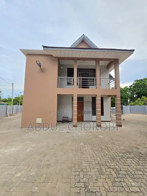 3bdrm Villa in Ada Estate for rent
