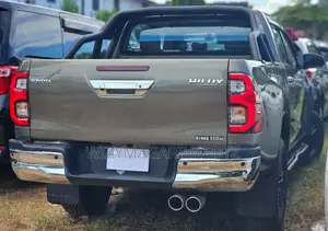 Toyota Hilux 2020 Burgundy