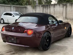 BMW Z4 2005 Maroon