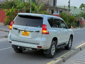 Toyota Land Cruiser 2018 White