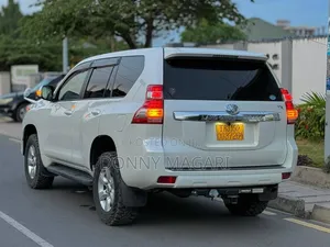 Toyota Land Cruiser 2018 White