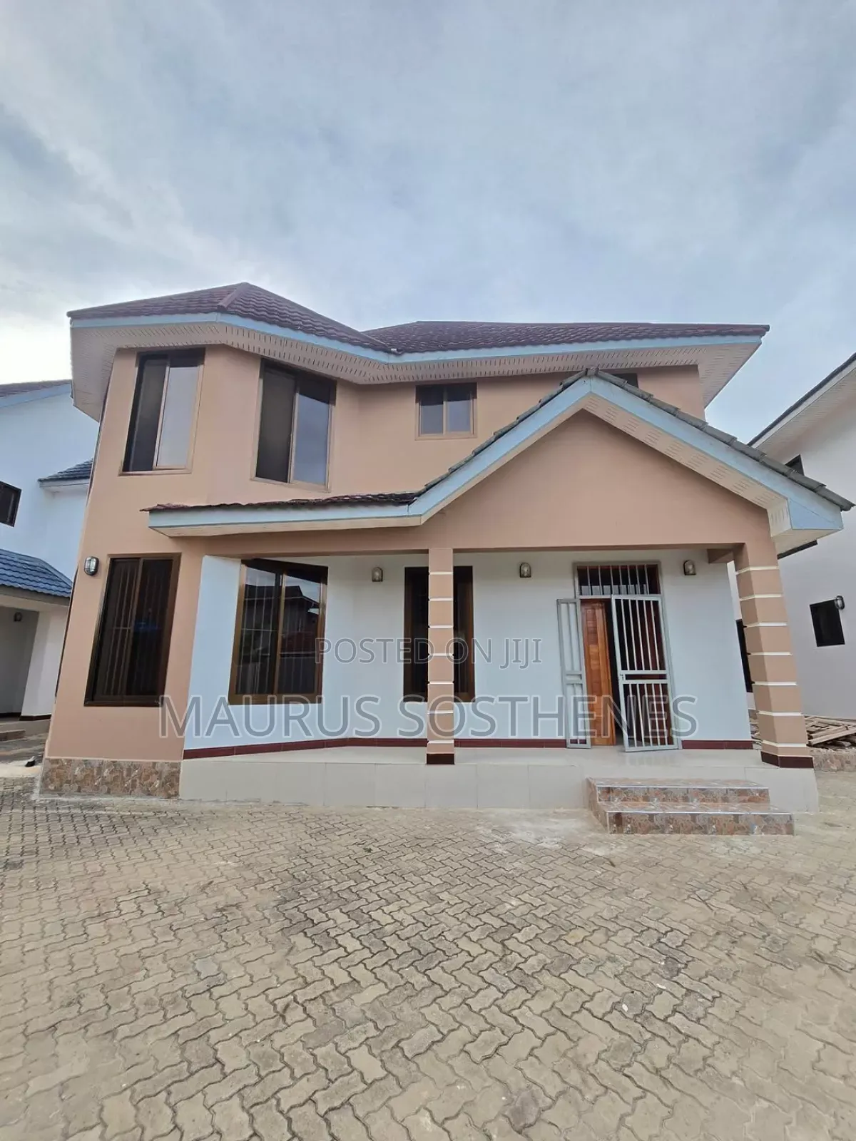 4bdrm Villa in Ada Estate for rent