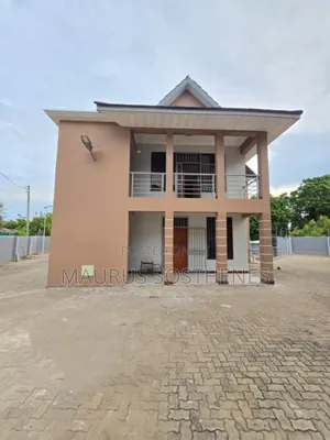 4bdrm Villa in Ada Estate for rent