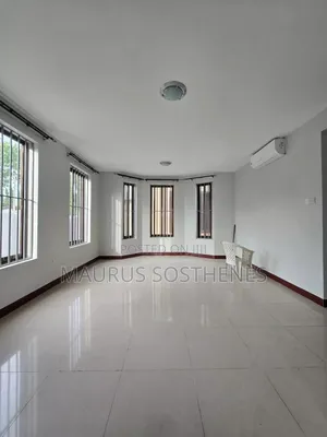 4bdrm Villa in Ada Estate for rent