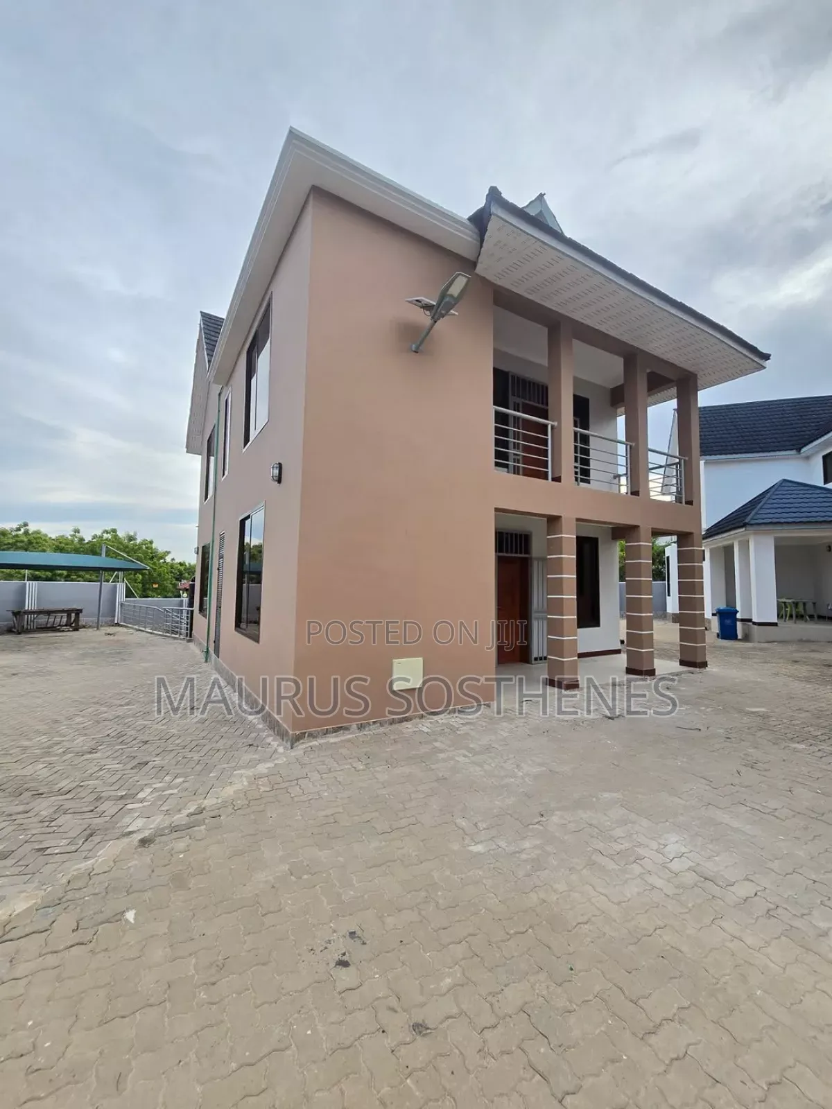 4bdrm Villa in Ada Estate for rent
