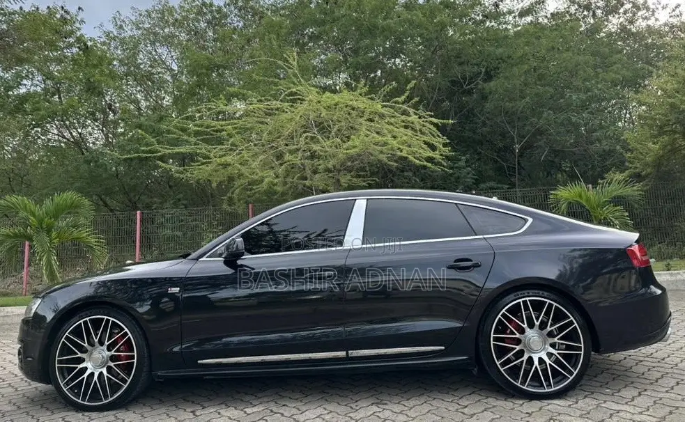Audi A5 2.0T Premium Quattro 2010 Black