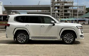 Toyota Land Cruiser 2023 White