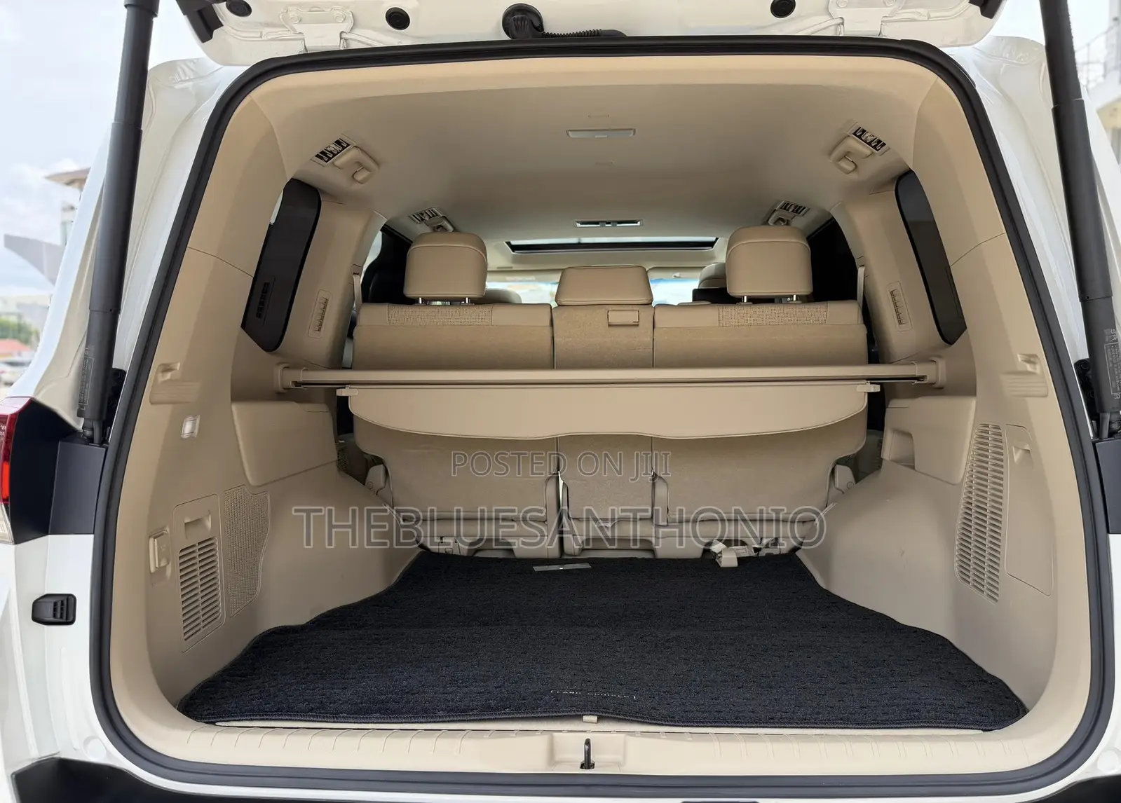 Toyota Land Cruiser 2023 White