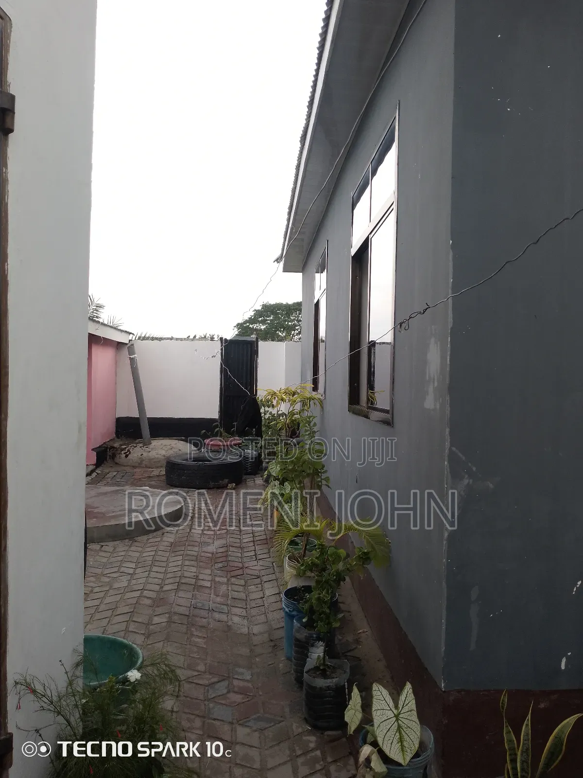 6bdrm House in Tanzania Daresalaam, Ilala for sale