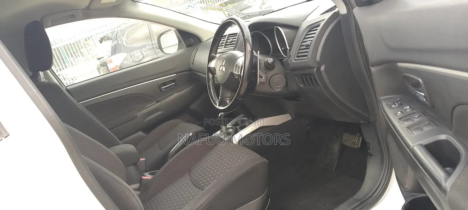 Mitsubishi RVR 2010 White