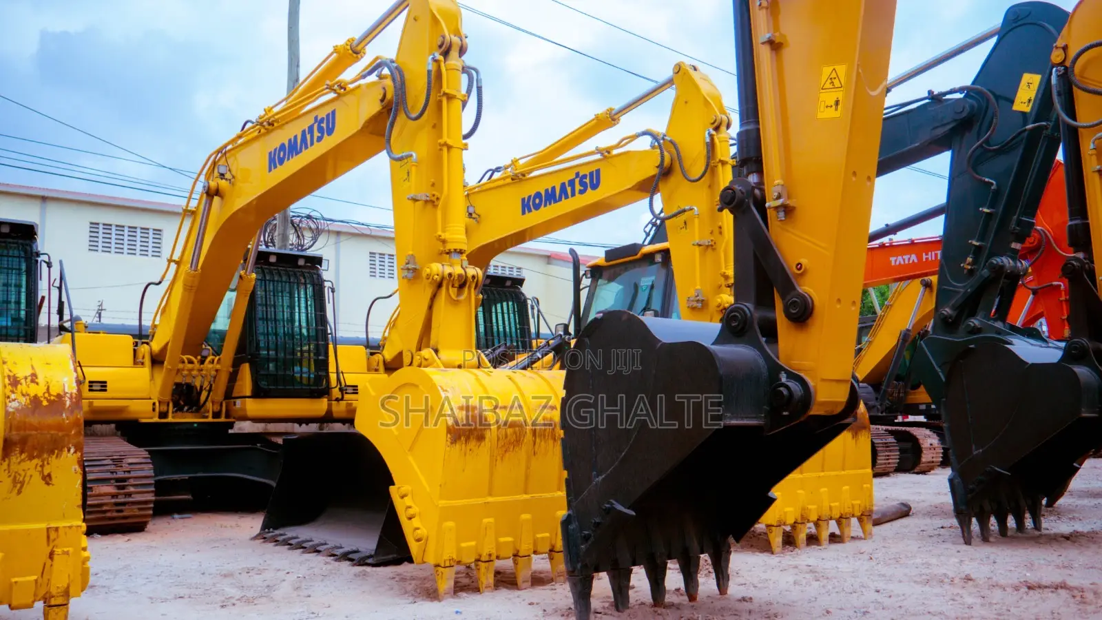 Komatsu 210pc