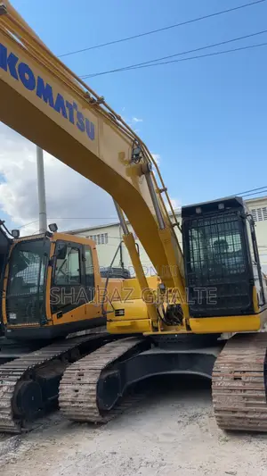 Komatsu 210pc