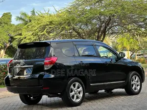 Toyota Vanguard 2011 Black