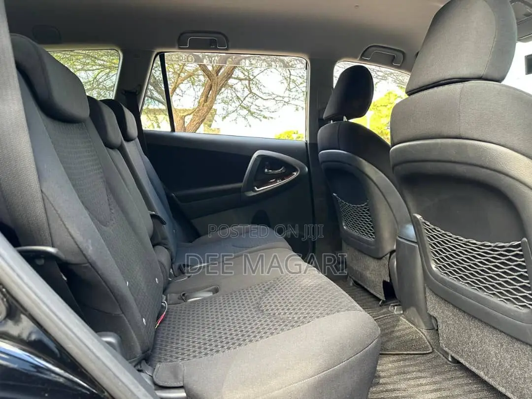 Toyota Vanguard 2011 Black