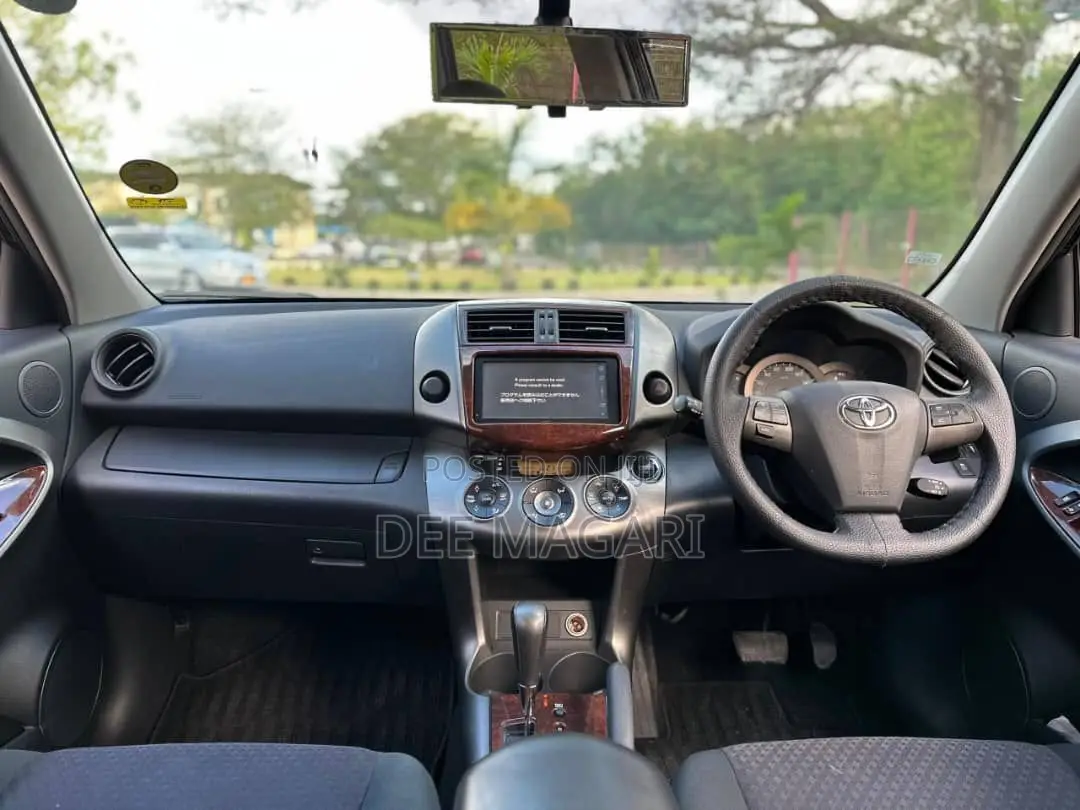 Toyota Vanguard 2011 Black
