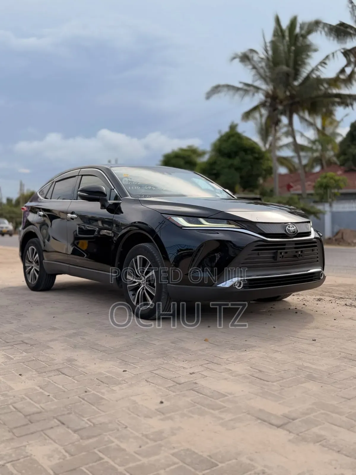 Toyota Harrier 2.0 2020 Black