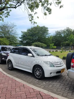 Toyota IST 2002 White