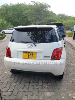 Toyota IST 2002 White