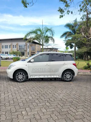 Toyota IST 2002 White