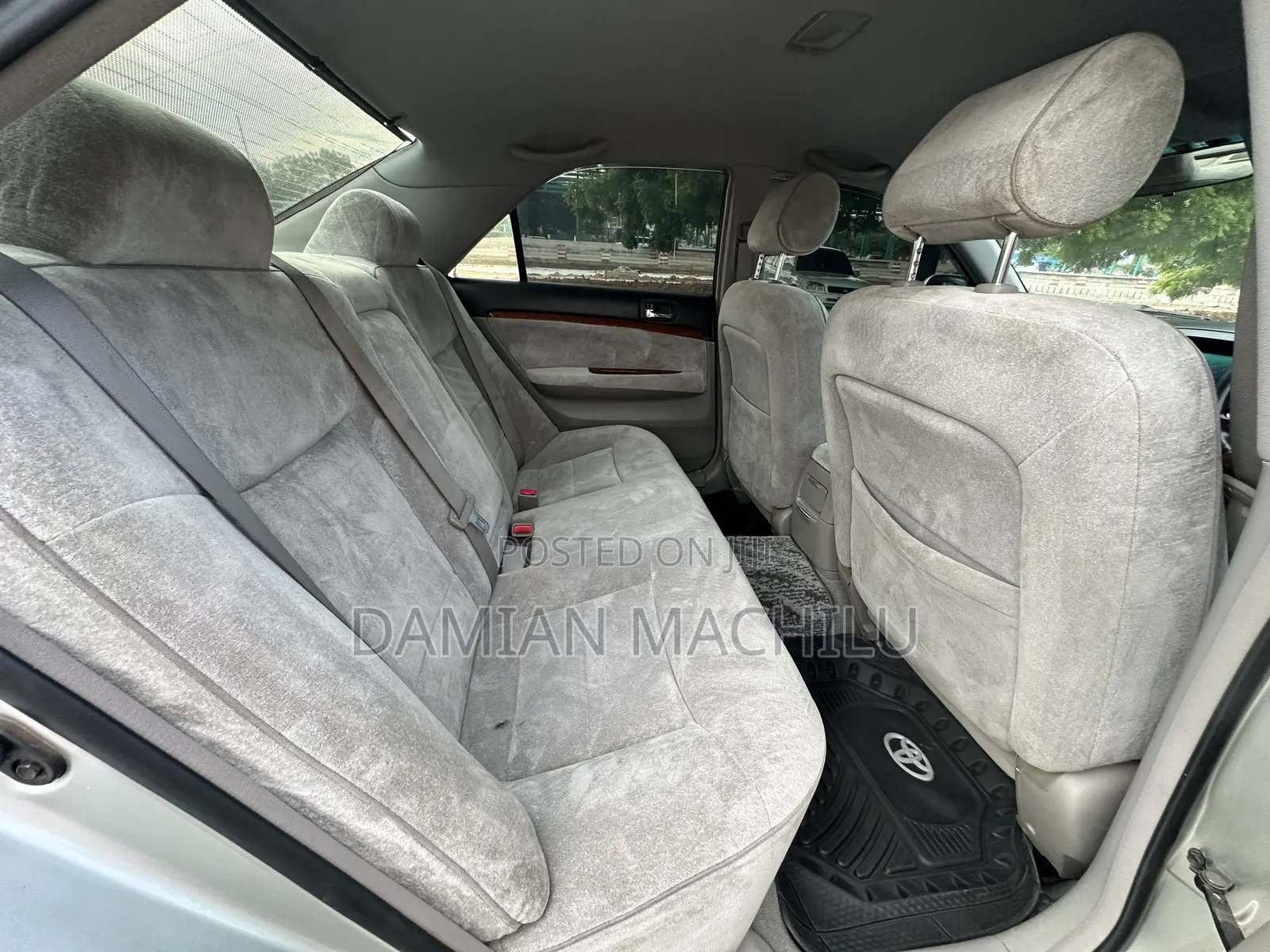 Toyota Mark II 2004 Silver