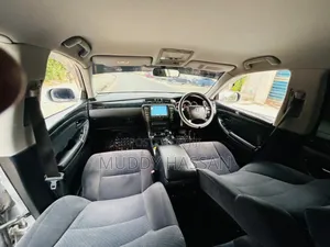 Toyota Crown 2006 Silver