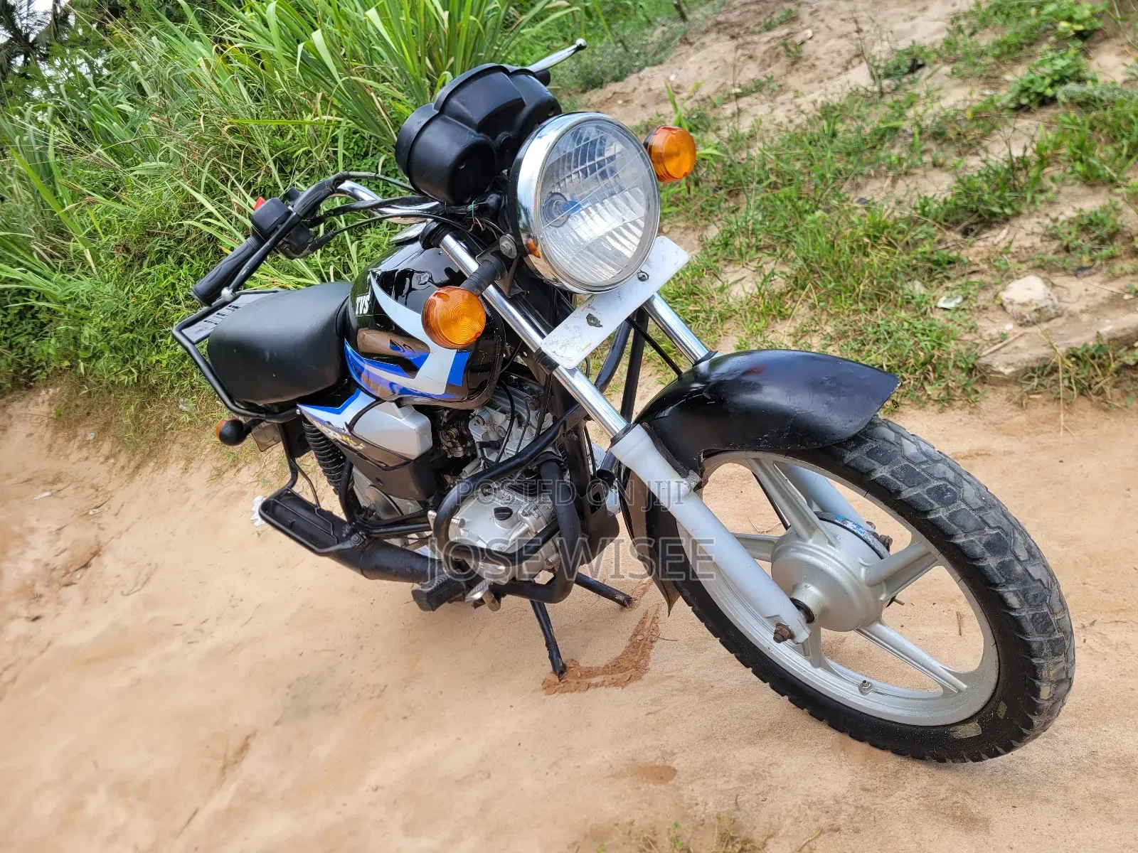 TVS HLX 125 2025 Black